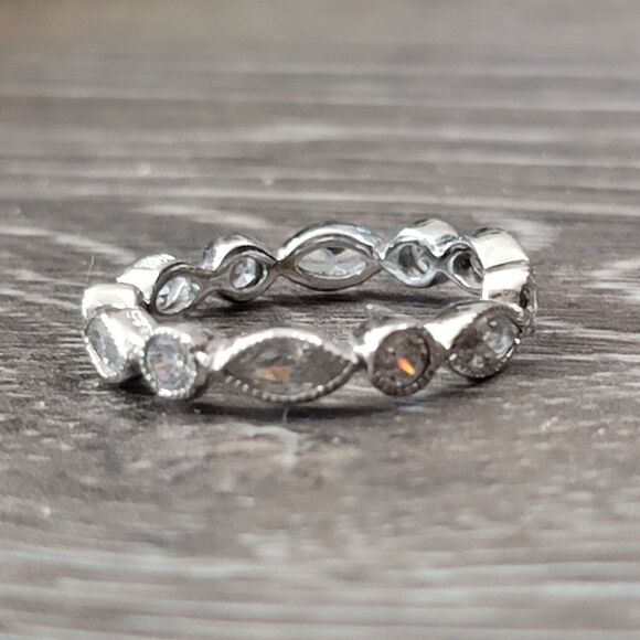 Full Eternity Band with Alternating Cut Cubic Zirconia Size 8 - Picture 4 of 6